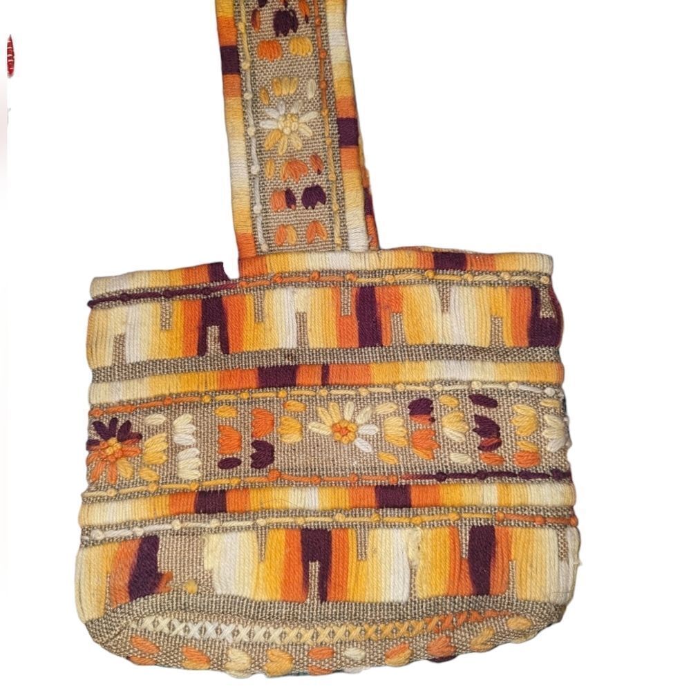 ‎Vintage 70s boho embroidered floral bag